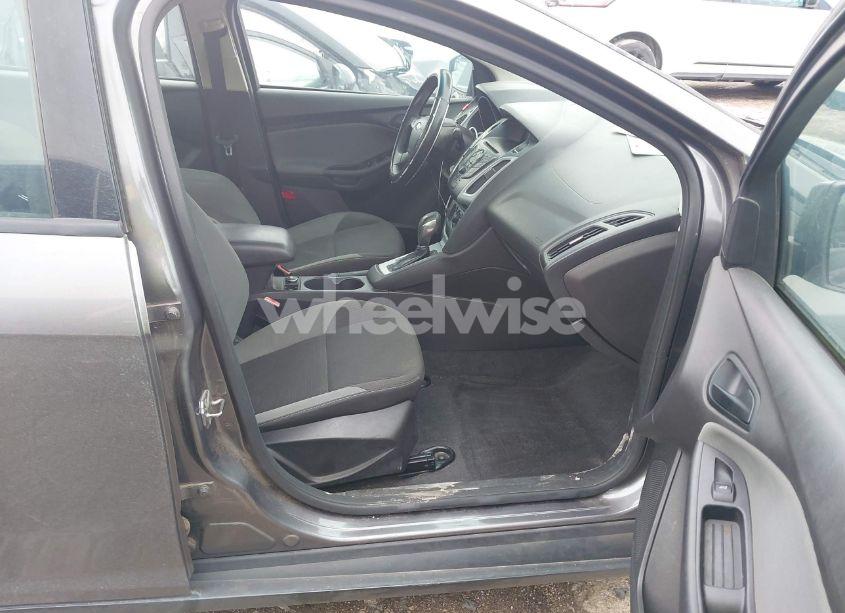 Photo 5 of 2012 Ford Focus SE (VIN 1FAHP3F2XCL430734)