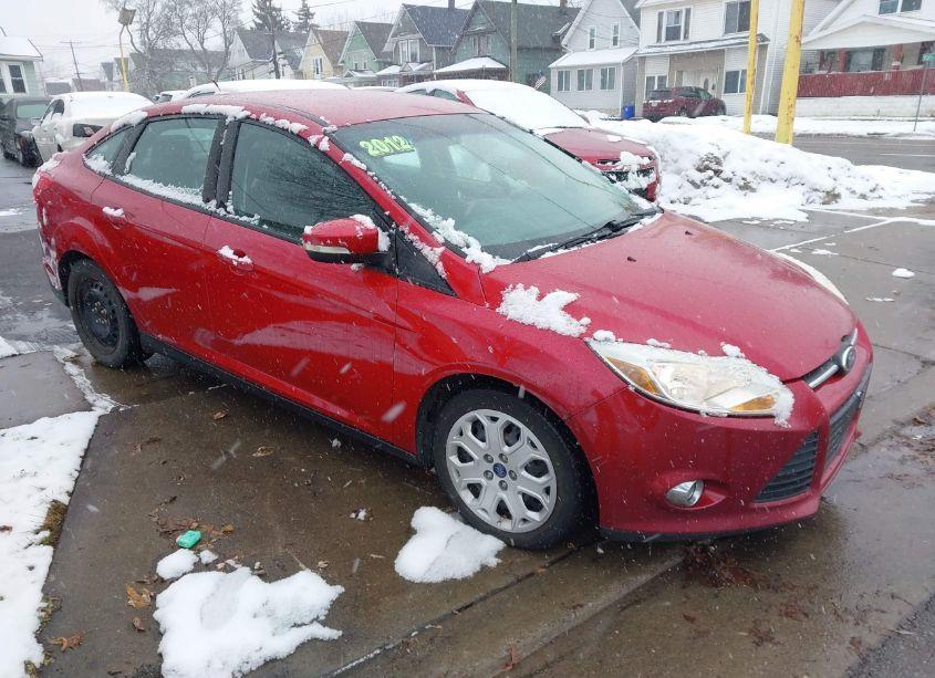 2012 Ford Focus SE (VIN 1FAHP3F2XCL439207) main photo