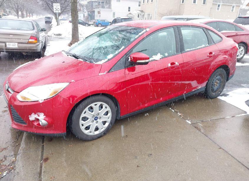 Photo 2 of 2012 Ford Focus SE (VIN 1FAHP3F2XCL439207)