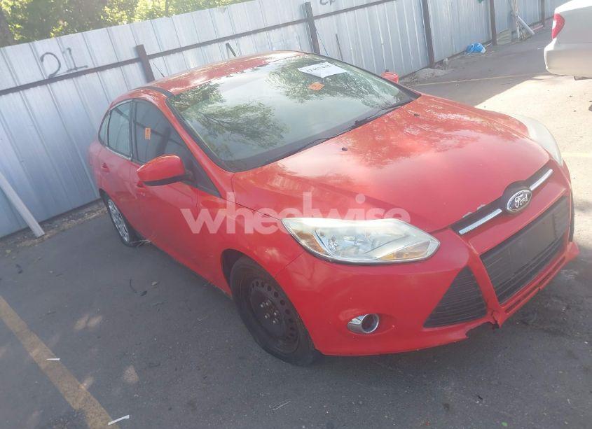 2012 Ford Focus SE (VIN 1FAHP3F2XCL454967) main photo