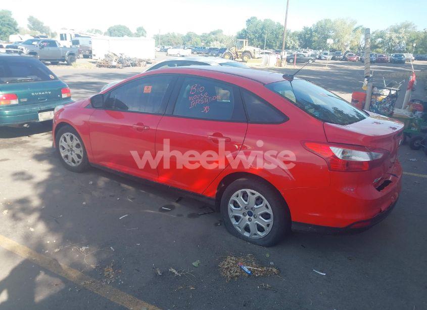 Photo 3 of 2012 Ford Focus SE (VIN 1FAHP3F2XCL454967)