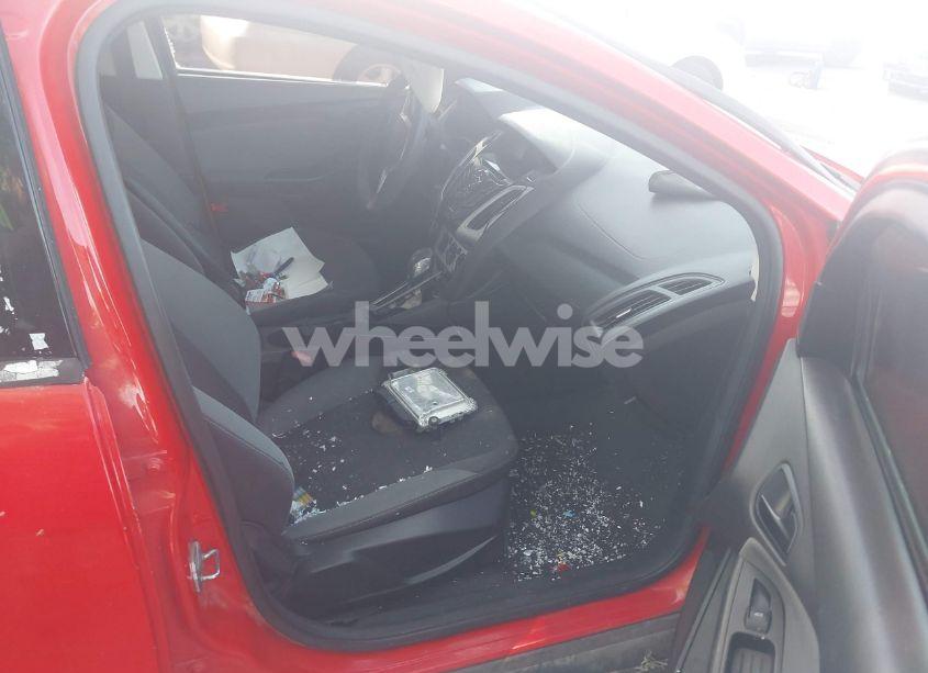 Photo 5 of 2012 Ford Focus SE (VIN 1FAHP3F2XCL454967)