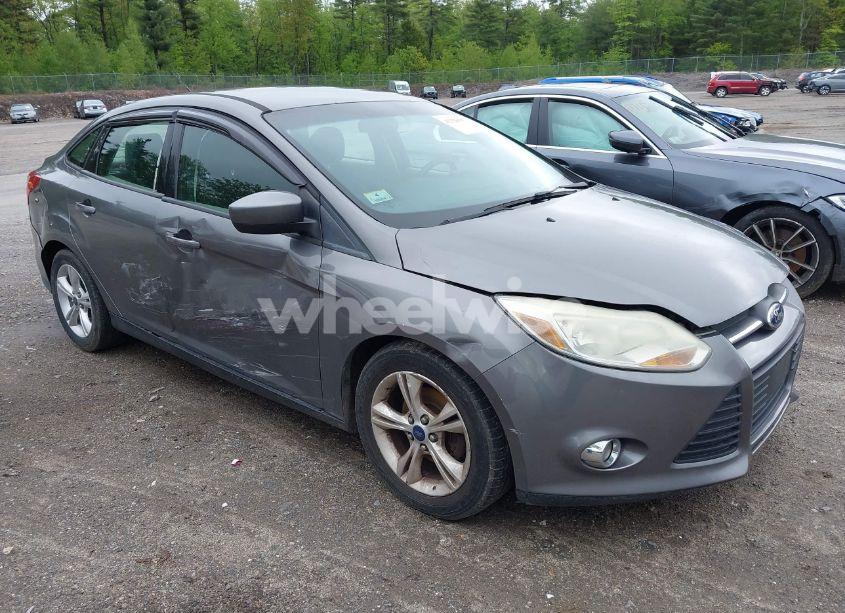 2012 Ford Focus SE (VIN 1FAHP3F2XCL458016) main photo