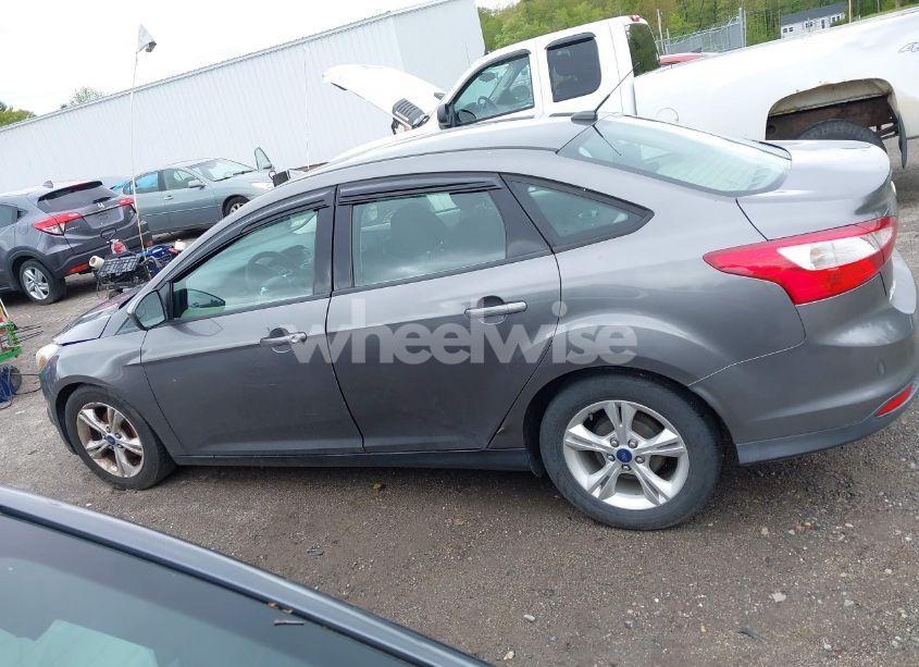 Photo 14 of 2012 Ford Focus SE (VIN 1FAHP3F2XCL458016)