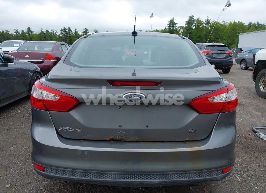 Photo 16 of 2012 Ford Focus SE (VIN 1FAHP3F2XCL458016)