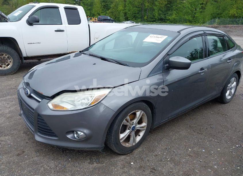 Photo 2 of 2012 Ford Focus SE (VIN 1FAHP3F2XCL458016)