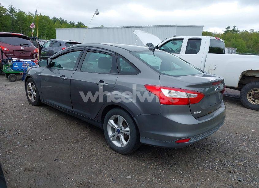 Photo 3 of 2012 Ford Focus SE (VIN 1FAHP3F2XCL458016)