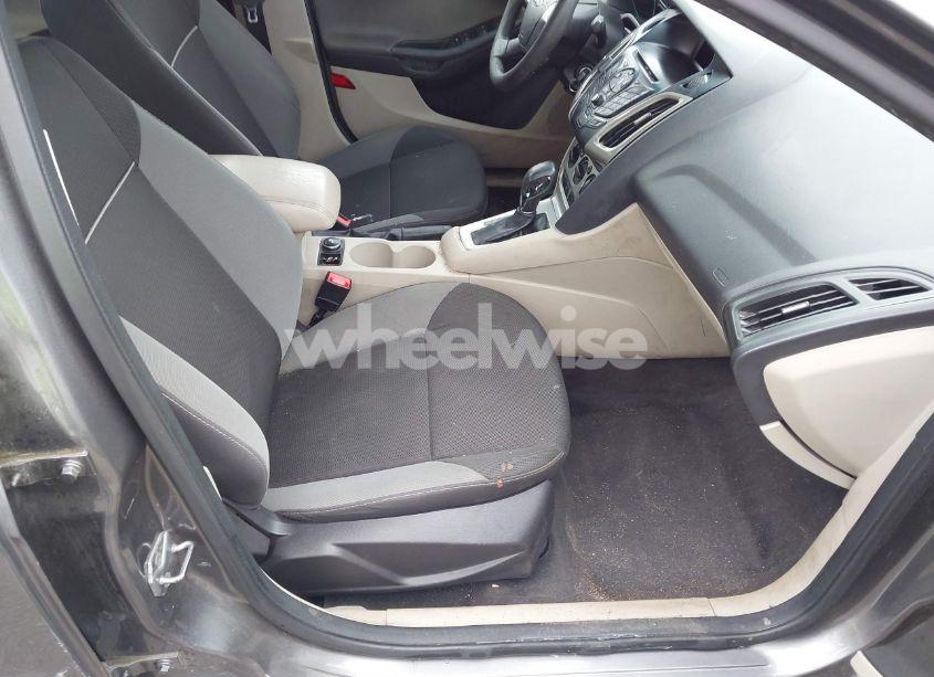 Photo 5 of 2012 Ford Focus SE (VIN 1FAHP3F2XCL458016)