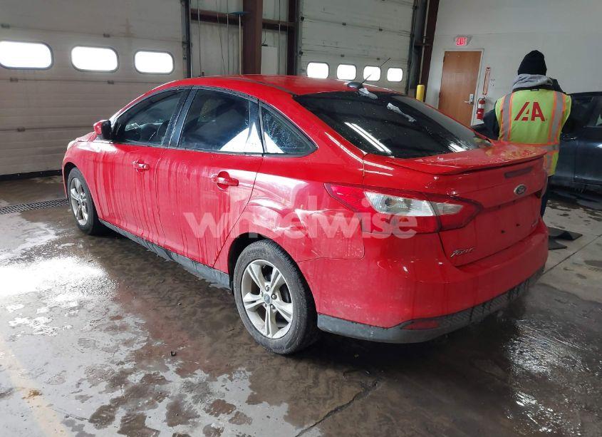 Photo 3 of 2012 Ford Focus SE (VIN 1FAHP3F2XCL470568)
