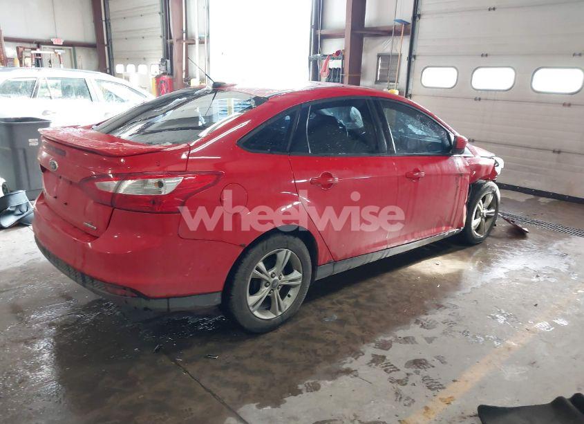 Photo 4 of 2012 Ford Focus SE (VIN 1FAHP3F2XCL470568)