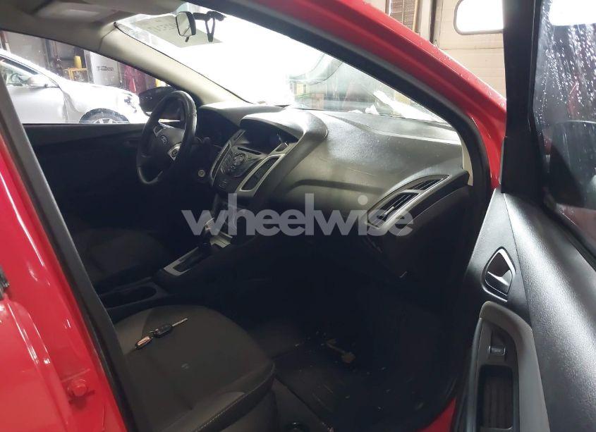 Photo 5 of 2012 Ford Focus SE (VIN 1FAHP3F2XCL470568)