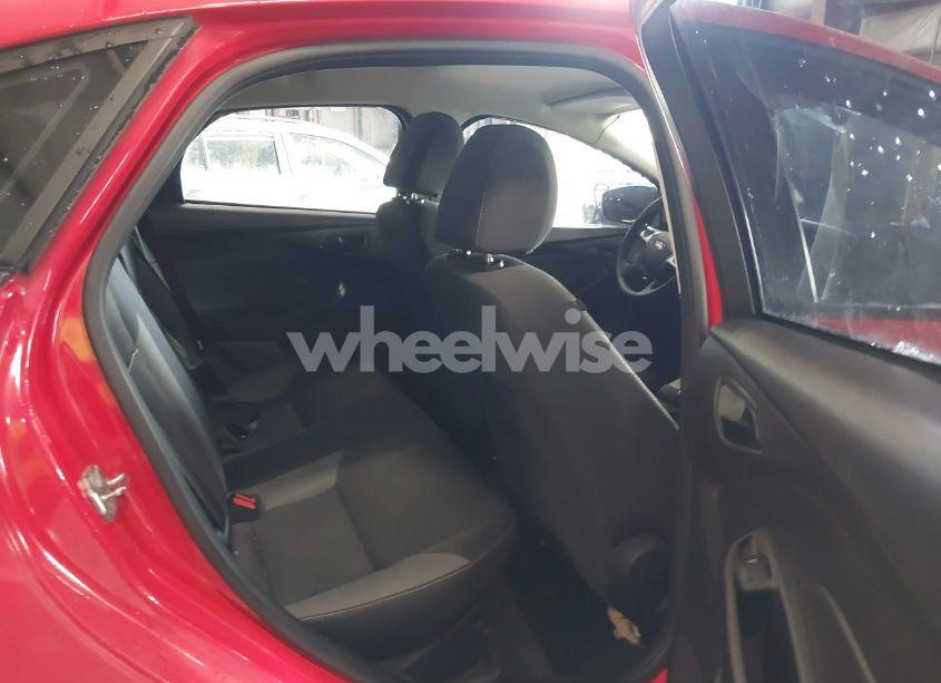 Photo 8 of 2012 Ford Focus SE (VIN 1FAHP3F2XCL470568)