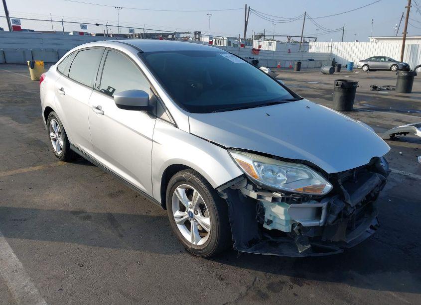 2012 Ford Focus SE (VIN 1FAHP3F2XCL477942) main photo