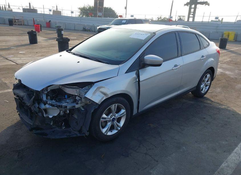 Photo 2 of 2012 Ford Focus SE (VIN 1FAHP3F2XCL477942)