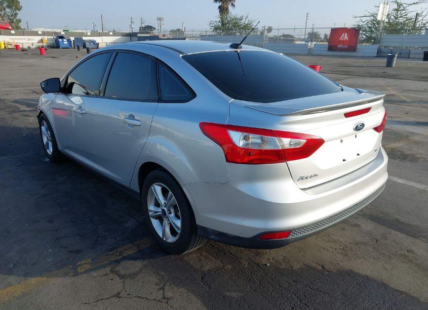 Photo 3 of 2012 Ford Focus SE (VIN 1FAHP3F2XCL477942)