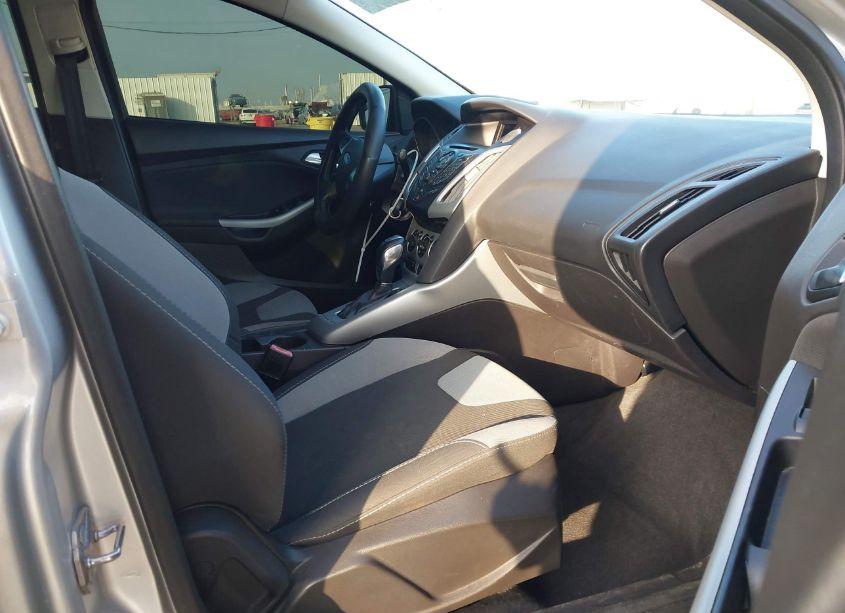 Photo 5 of 2012 Ford Focus SE (VIN 1FAHP3F2XCL477942)