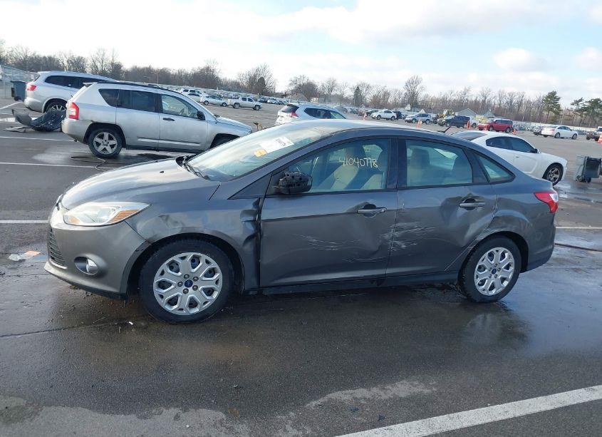 Photo 13 of 2012 Ford Focus SE (VIN 1FAHP3F2XCL478346)