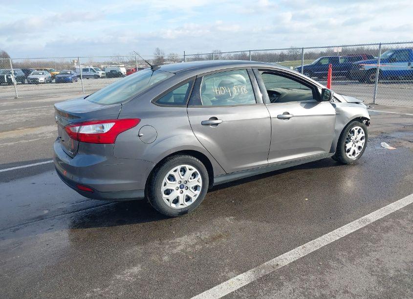 Photo 4 of 2012 Ford Focus SE (VIN 1FAHP3F2XCL478346)