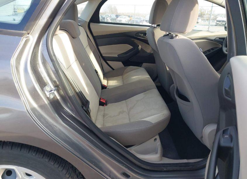 Photo 8 of 2012 Ford Focus SE (VIN 1FAHP3F2XCL478346)