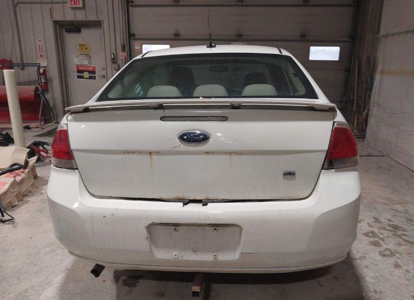 Photo 16 of 2010 Ford Focus SE (VIN 1FAHP3FN0AW121375)