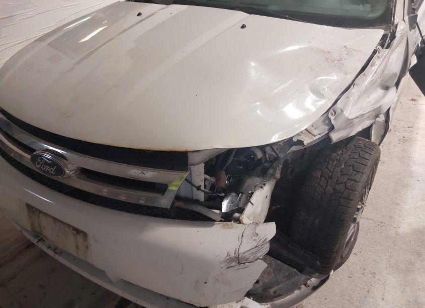 Photo 6 of 2010 Ford Focus SE (VIN 1FAHP3FN0AW121375)