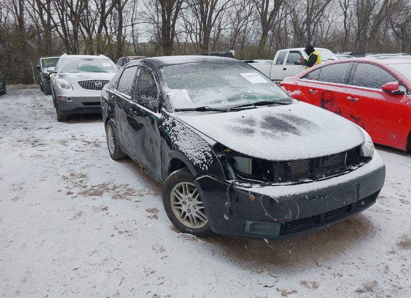 2010 Ford Focus SE (VIN 1FAHP3FN0AW147653) main photo