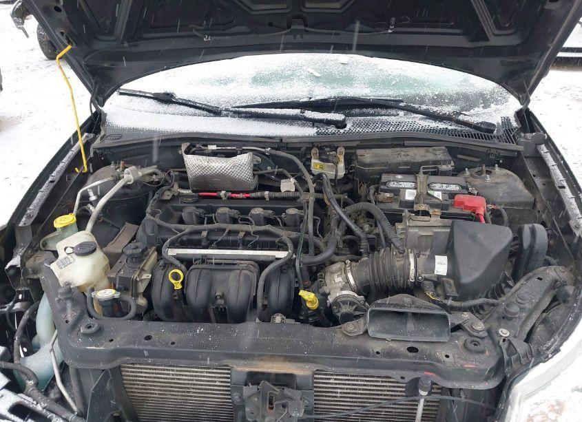 Photo 10 of 2010 Ford Focus SE (VIN 1FAHP3FN0AW147653)