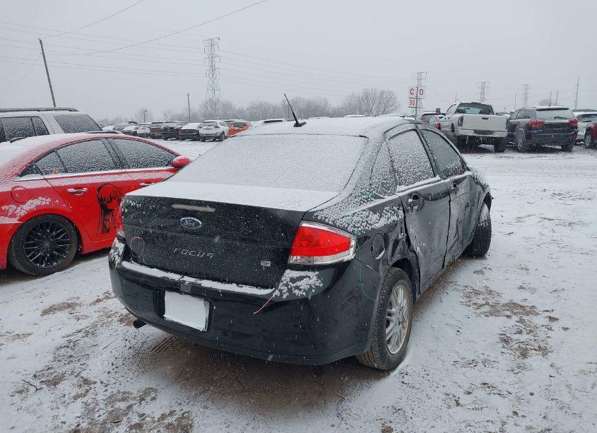 Photo 4 of 2010 Ford Focus SE (VIN 1FAHP3FN0AW147653)
