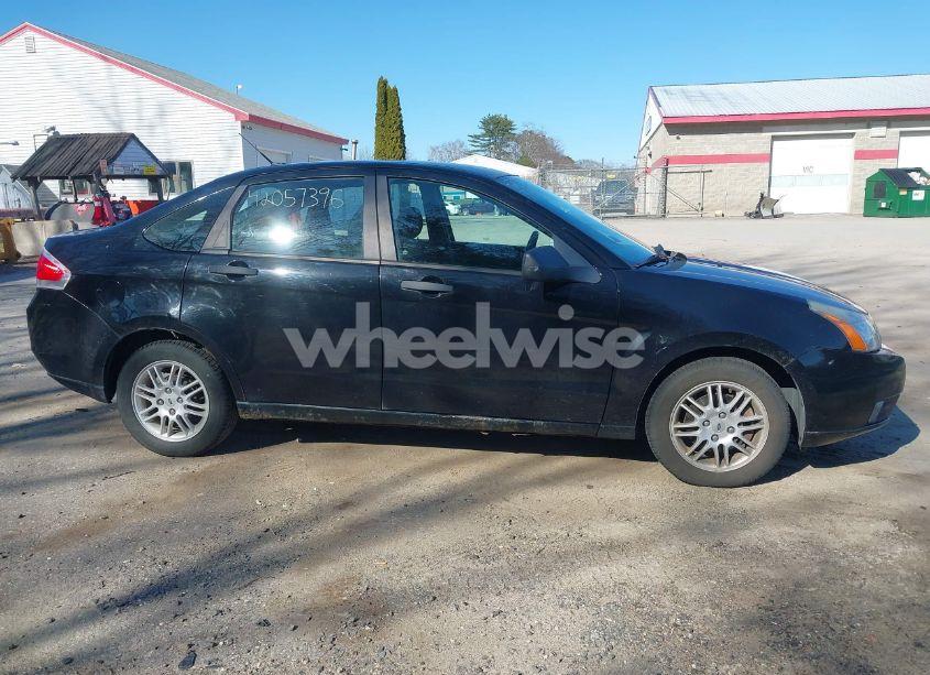 Photo 14 of 2010 Ford Focus SE (VIN 1FAHP3FN0AW213568)