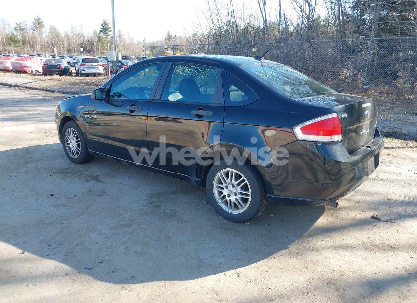 Photo 3 of 2010 Ford Focus SE (VIN 1FAHP3FN0AW213568)