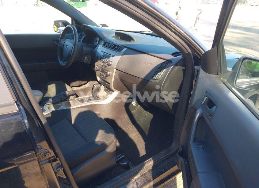 Photo 5 of 2010 Ford Focus SE (VIN 1FAHP3FN0AW213568)