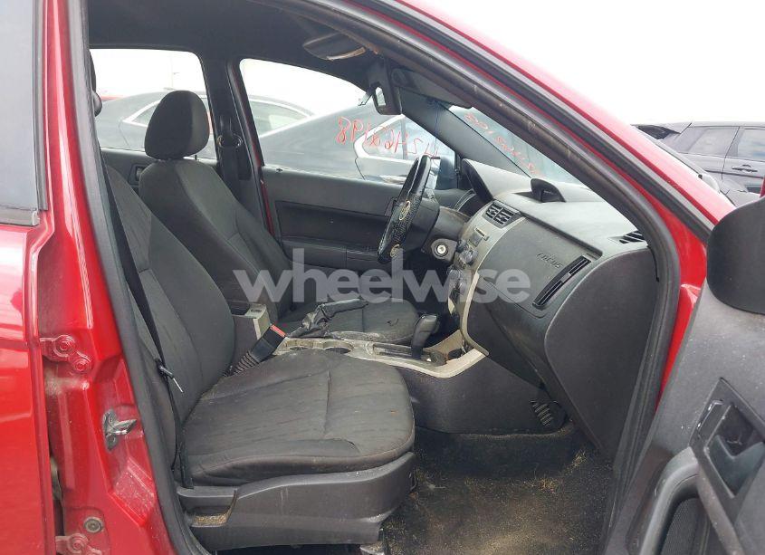 Photo 5 of 2010 Ford Focus SE (VIN 1FAHP3FN0AW218415)