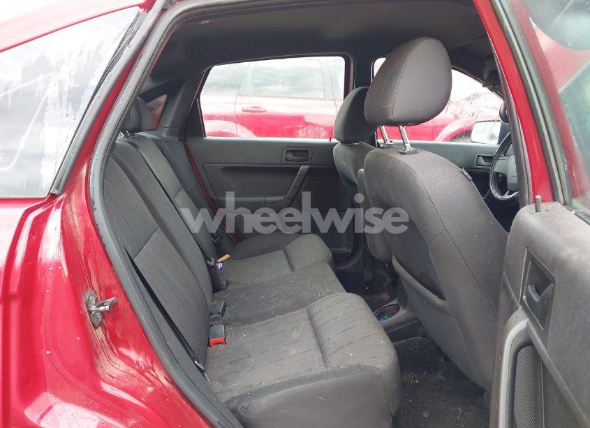 Photo 8 of 2010 Ford Focus SE (VIN 1FAHP3FN0AW218415)