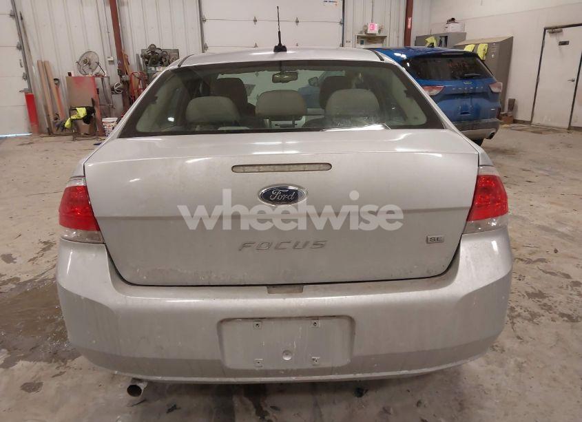 Photo 16 of 2010 Ford Focus SE (VIN 1FAHP3FN0AW248823)