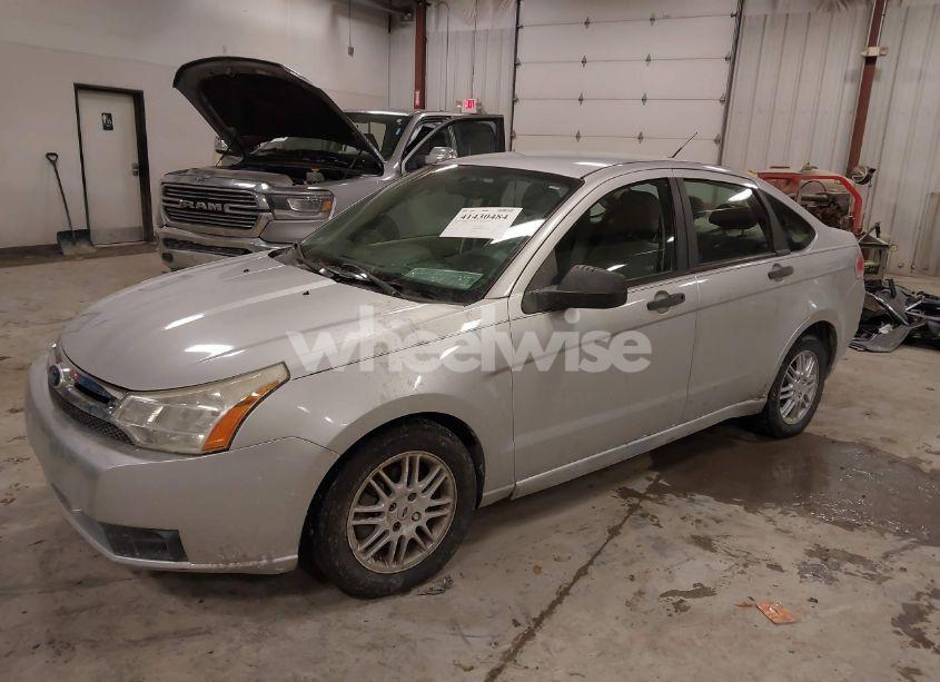 Photo 2 of 2010 Ford Focus SE (VIN 1FAHP3FN0AW248823)