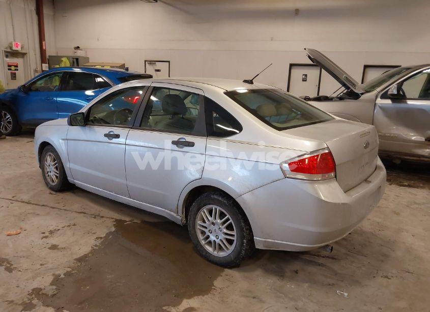 Photo 3 of 2010 Ford Focus SE (VIN 1FAHP3FN0AW248823)