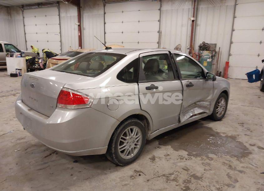 Photo 4 of 2010 Ford Focus SE (VIN 1FAHP3FN0AW248823)