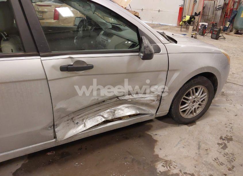 Photo 6 of 2010 Ford Focus SE (VIN 1FAHP3FN0AW248823)