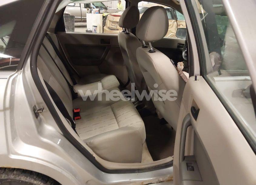 Photo 8 of 2010 Ford Focus SE (VIN 1FAHP3FN0AW248823)