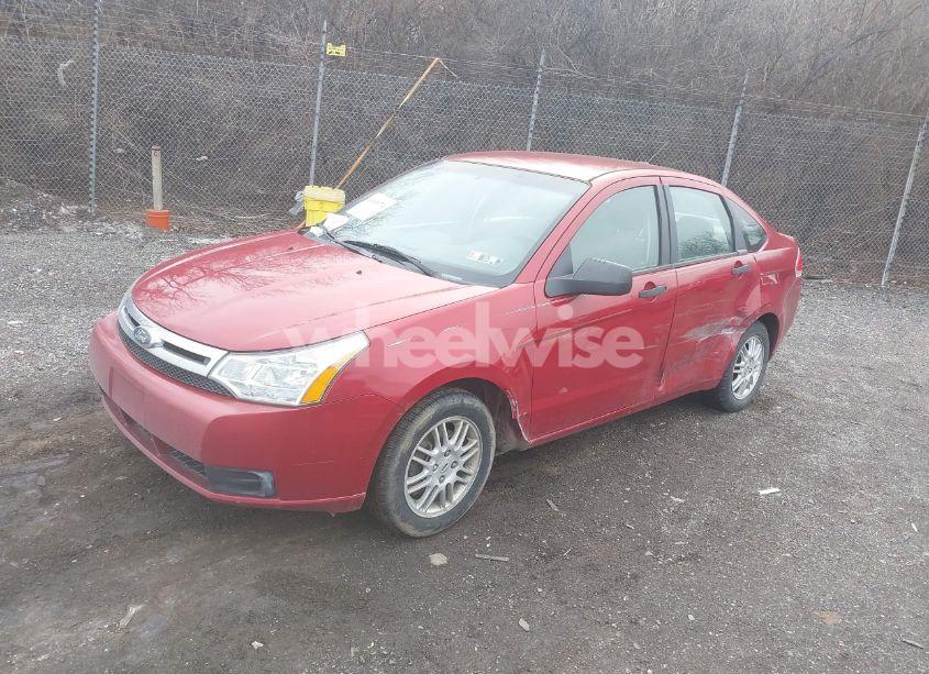 Photo 2 of 2010 Ford Focus SE (VIN 1FAHP3FN0AW253861)