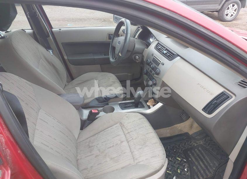 Photo 5 of 2010 Ford Focus SE (VIN 1FAHP3FN0AW253861)