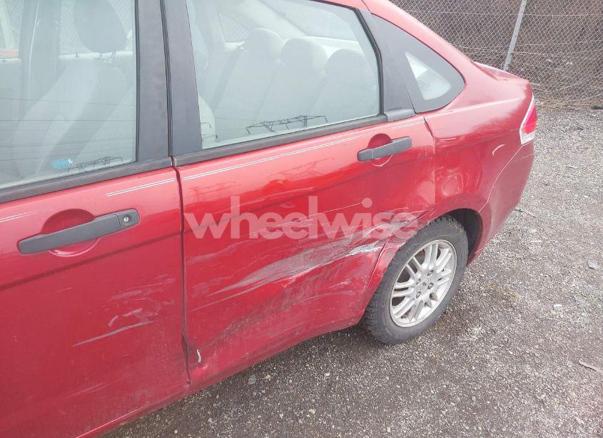 Photo 6 of 2010 Ford Focus SE (VIN 1FAHP3FN0AW253861)