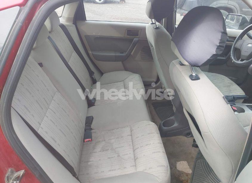 Photo 8 of 2010 Ford Focus SE (VIN 1FAHP3FN0AW253861)