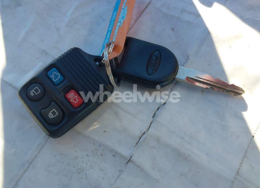 Photo 11 of 2010 Ford Focus SE (VIN 1FAHP3FN0AW255934)