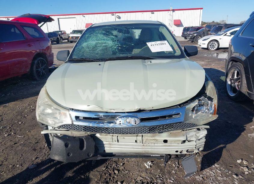 Photo 13 of 2010 Ford Focus SE (VIN 1FAHP3FN0AW255934)