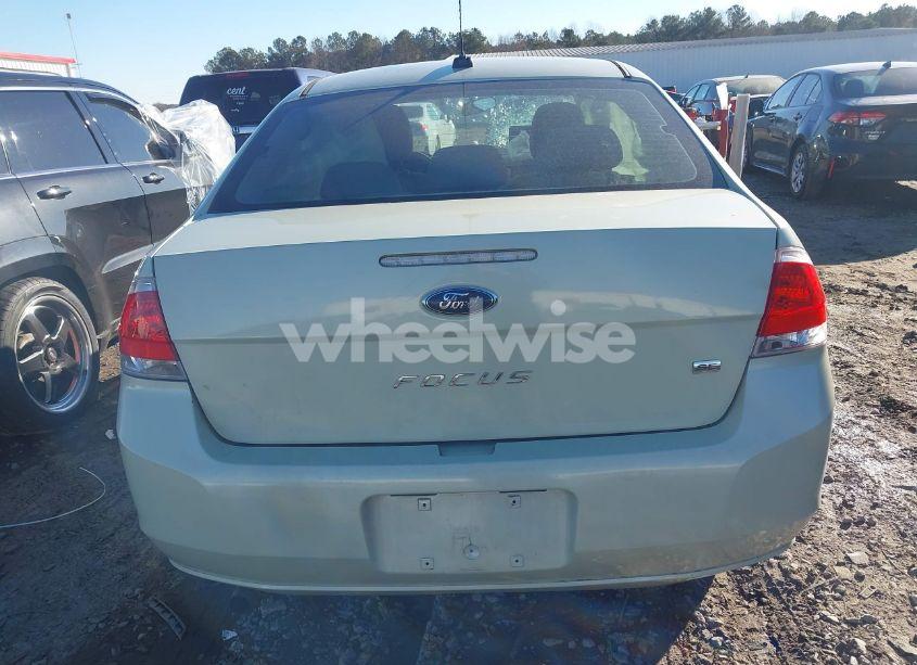 Photo 17 of 2010 Ford Focus SE (VIN 1FAHP3FN0AW255934)