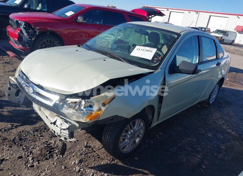 Photo 2 of 2010 Ford Focus SE (VIN 1FAHP3FN0AW255934)