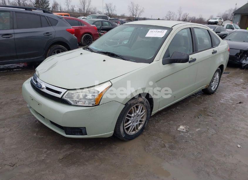 Photo 2 of 2010 Ford Focus SE (VIN 1FAHP3FN0AW264472)