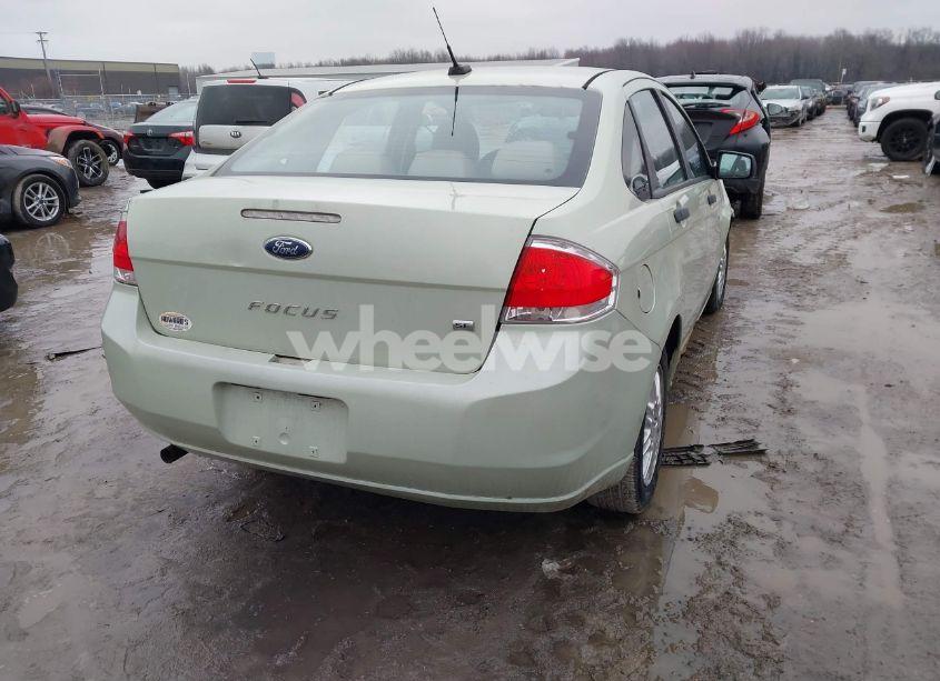 Photo 4 of 2010 Ford Focus SE (VIN 1FAHP3FN0AW264472)