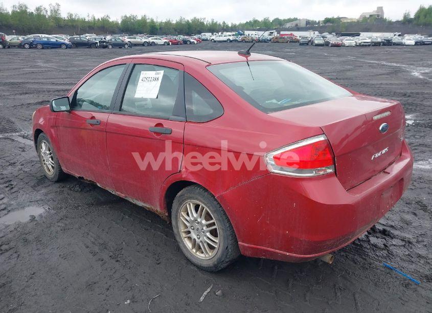 Photo 3 of 2010 Ford Focus SE (VIN 1FAHP3FN0AW272863)